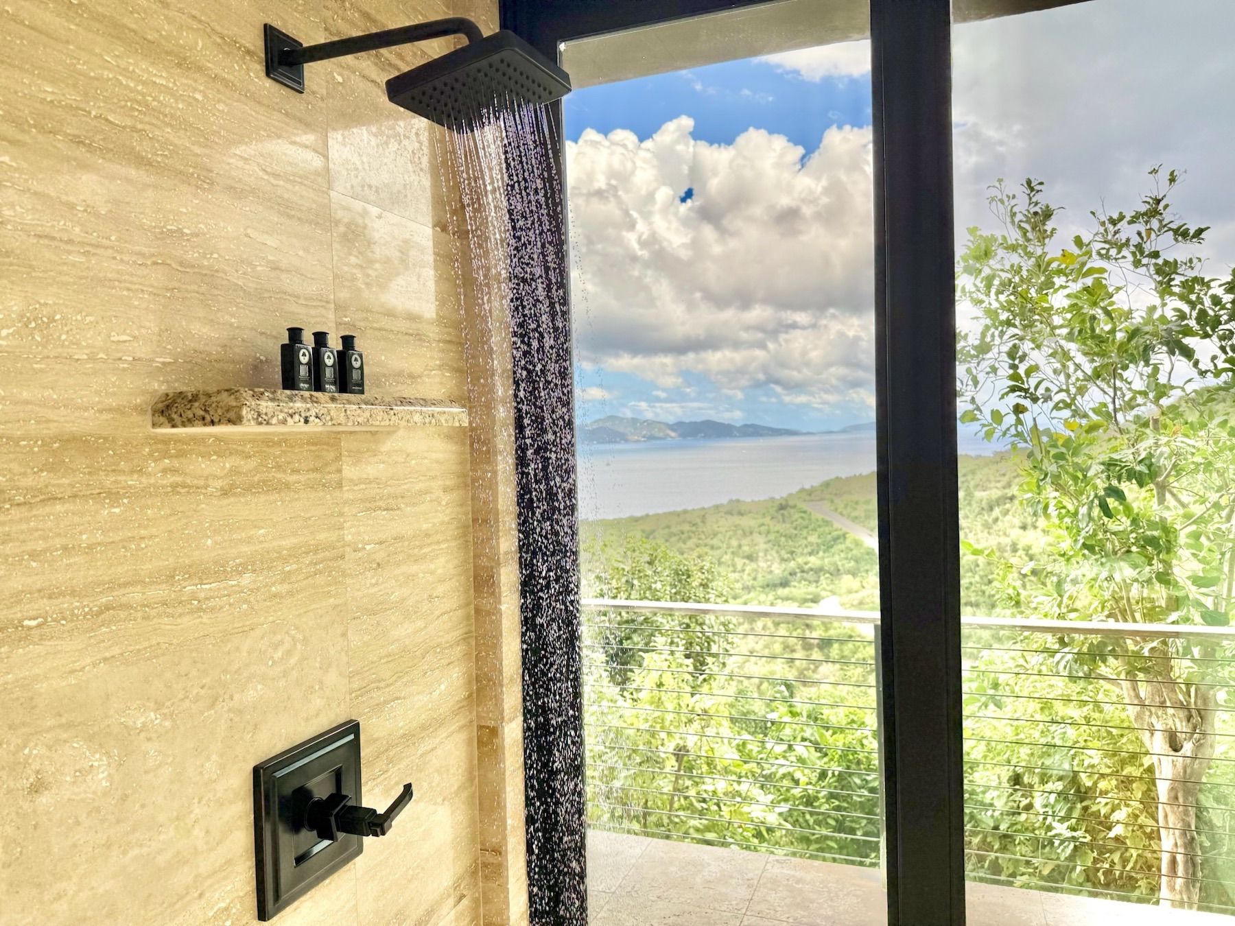 Window To The Sea villa photo.